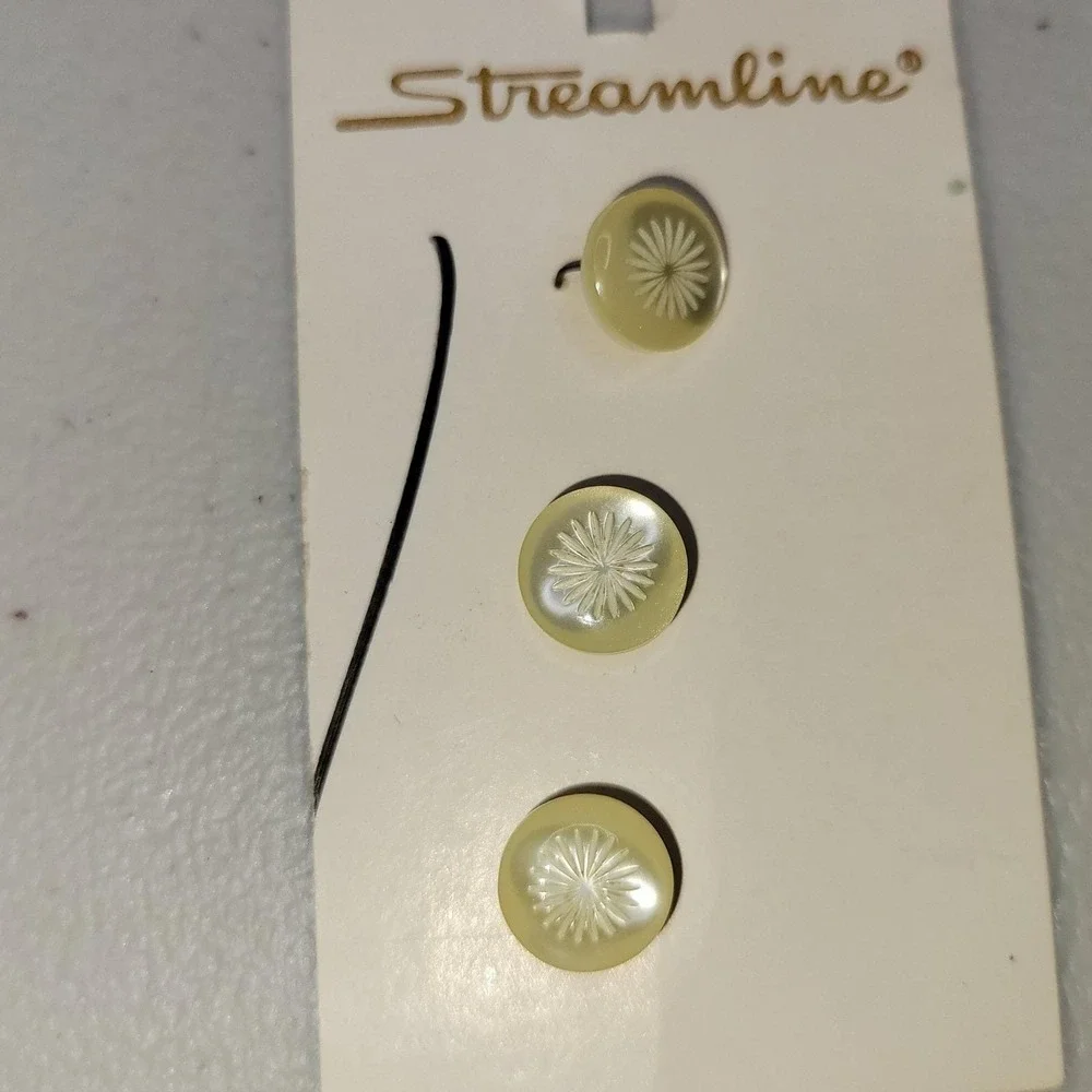 Vintage‎ Streamline Yellow Pearlized Starburst Buttons 11pc Lot